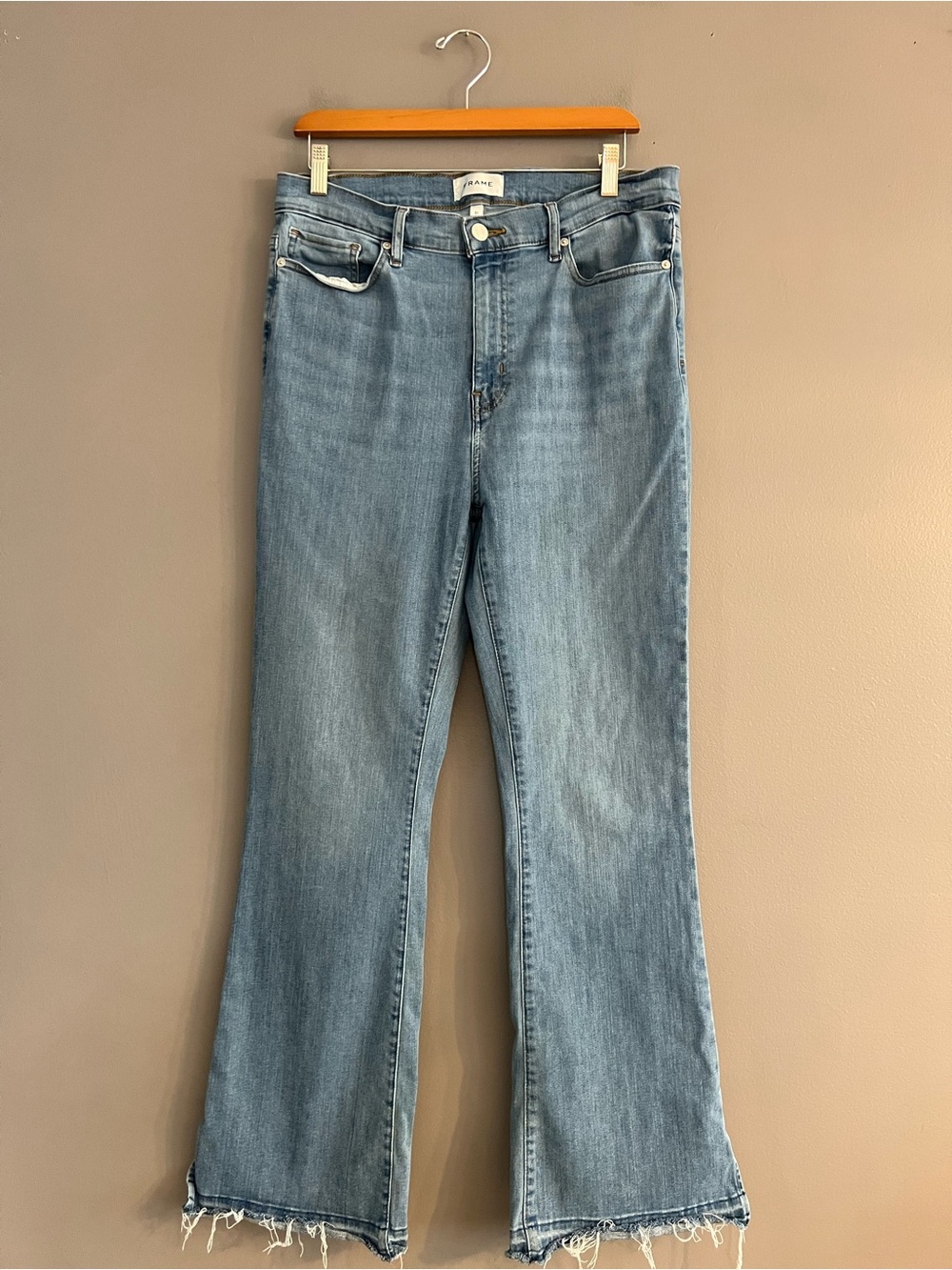 Frame Women’s High Rise Flare Jeans Sz 31 Frayed Quirky Released Raw Hem Stretch